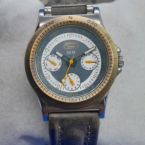 Camel Trophy watch new with green strap