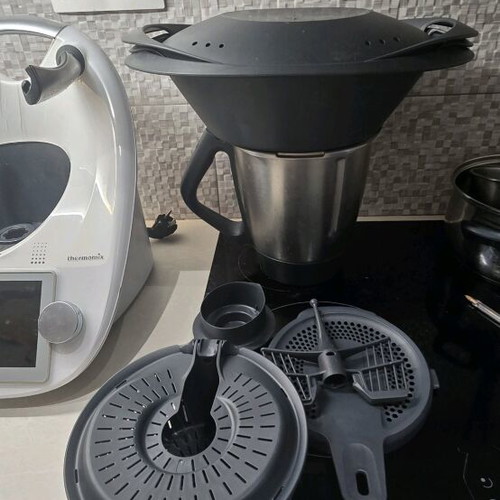 Thermomix TM6 multifunctional cooker like new with accessories