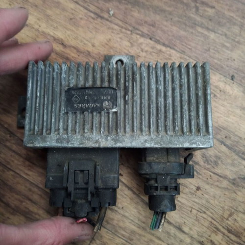 Relay for glow plugs Renault Kangoo 7700111525 used, 2 pieces