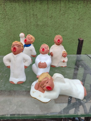 Rot-Ceramic vintage clay angels choir figures set of 5, excellent condition