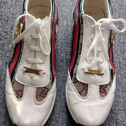 Gucci women’s vintage sneakers white, like new, size 39