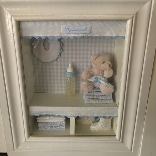 Pasito a Pasito set of 4 frames and 1 picture frame like new