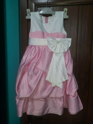 Satin formal dress with pearls like new, size 122-128