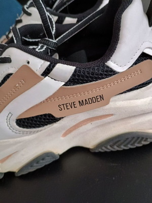 Παπούτσια γυναικεία Steve Madden μεταχειρισμένα No 38 μαύρο-μπεζ