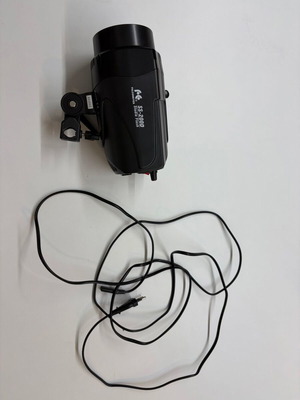 Falcon Eyes SS-150B studio flash