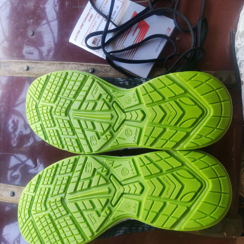 20 € N 40. Brand new, unworn.