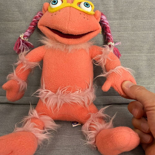 Lunnis Lupita Singing Plush Doll like new