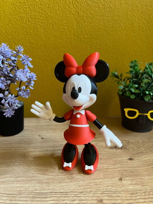 Minnie figure new from the Mickey Mouse universe