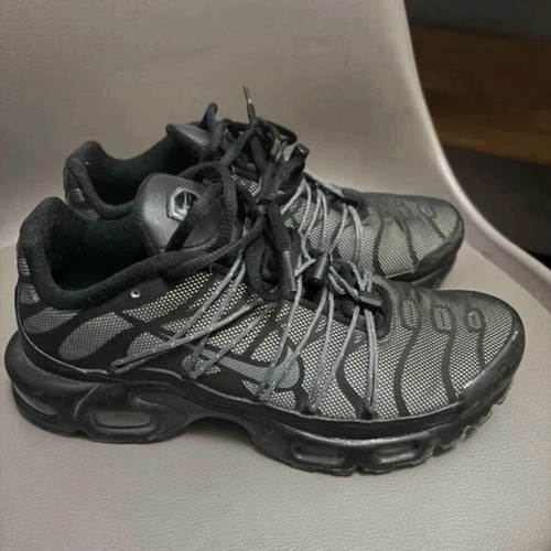 Nike Air Max Utility sneakers used, black metallic platinum reflective, size 39