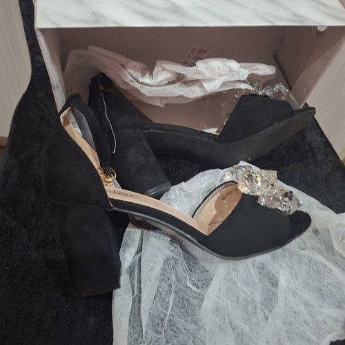 Sandals like new, size 37, velour with low heel