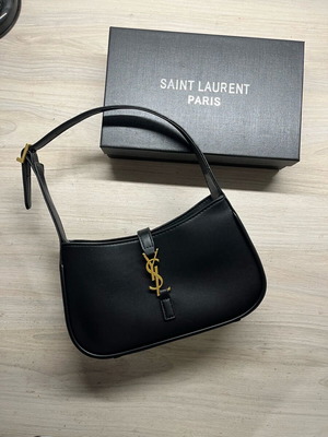 Yves Saint Laurent τσάντα ώμου σαν καινούργιο, μαύρη