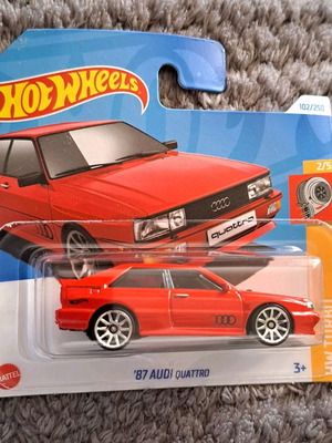 Hotwheels '87 Audi Quattro new