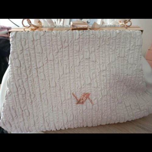 Verde white handbag with white resin handle and long strap