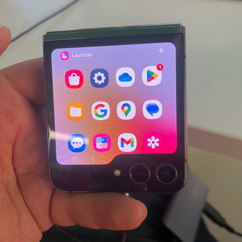 Samsung Galaxy Flip 5 used with screen touch issue, 8GB RAM, 256GB storage