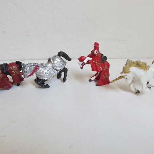 Animal figures used, set of 4 plastic horses by Papo and Safari Ltd