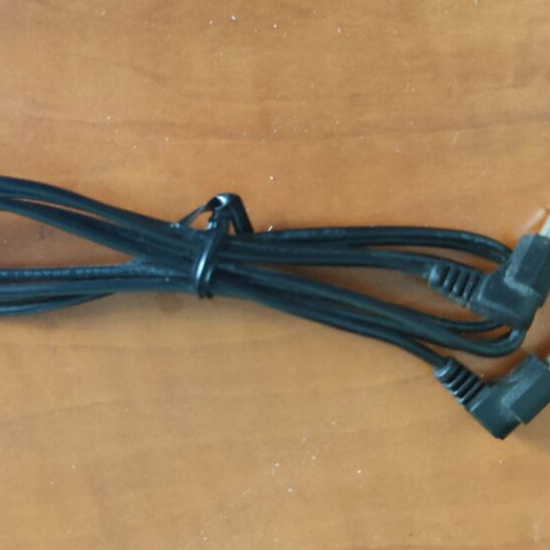 Aux 3.5mm Male to Male Audio Cable with Right Angle Connectors like new