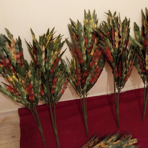 Plastic flowers set of 25 for pots and garden