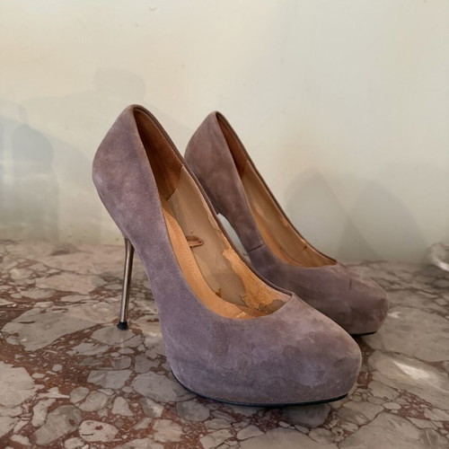 Zara Woman suede platform pumps used, gray with metallic heel