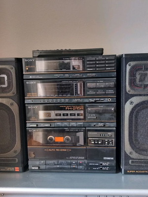 Sony sound system used, 90s radio cassette player