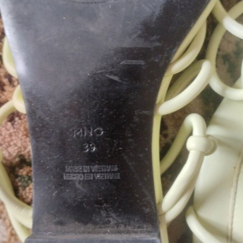 Mango sandals like new, size 39