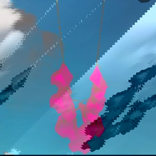 Κολιέ καινούργιο με φούξια χρώμα