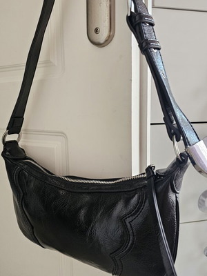 MNG shoulder bag like new, black