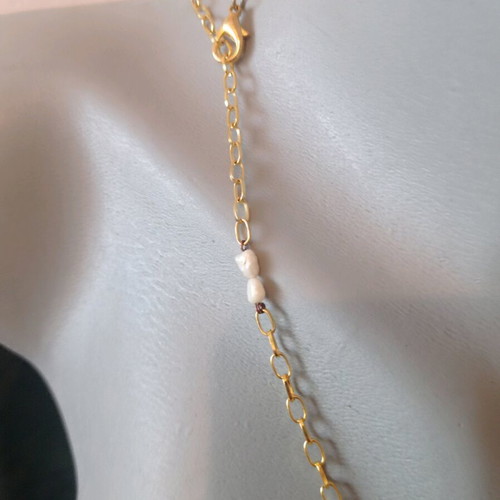 Necklace with Virgin Mary and natural pearls new