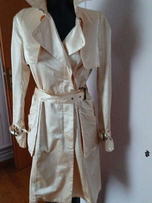 Just Cavalli trench coat like new, gold color, size M