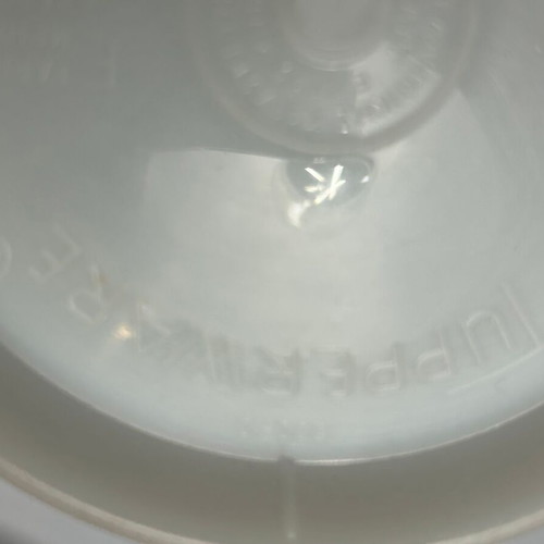 Tupperware large 2L measuring jug with lid like new