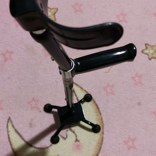 Four-legged cane with elbow support new