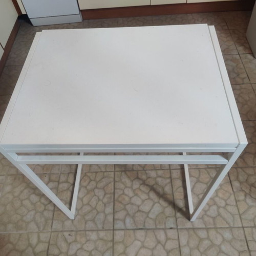 Table with chairs, closed 46x56cm, open 92x56cm