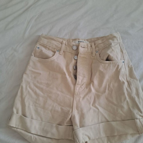 Stradivarius beige high-waisted denim shorts new, size XS