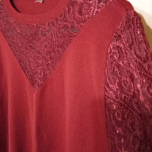 Vintage sweater size L like new, burgundy with unique design