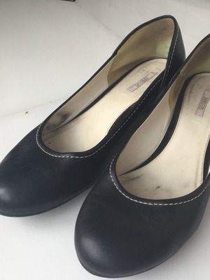 Geox leather black low wedge heels like new, size 41