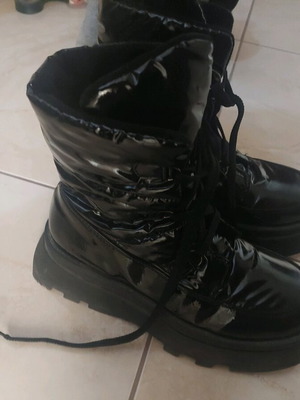 Boots like new, size 40, black
