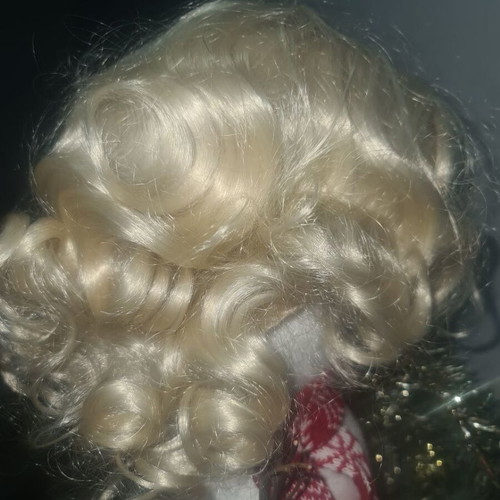 Short blonde curly wig new, large wavy flip style