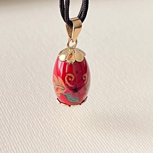 Porcelain pendant with 14k gold new