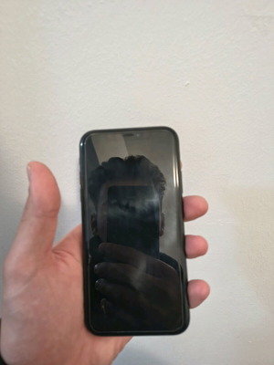 Iphone XR Black σαν καινούργιο με καλώδιο και 3 θήκες