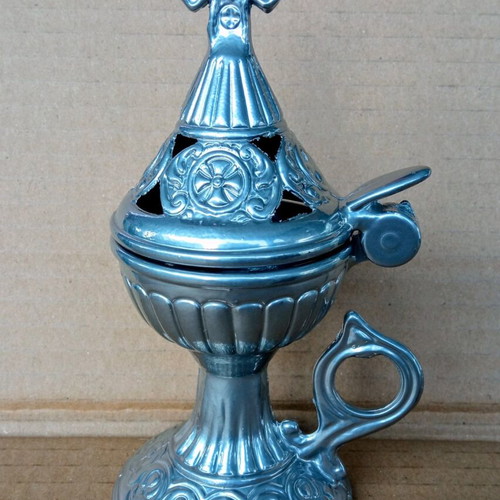Incense Burner new in gold or silver color