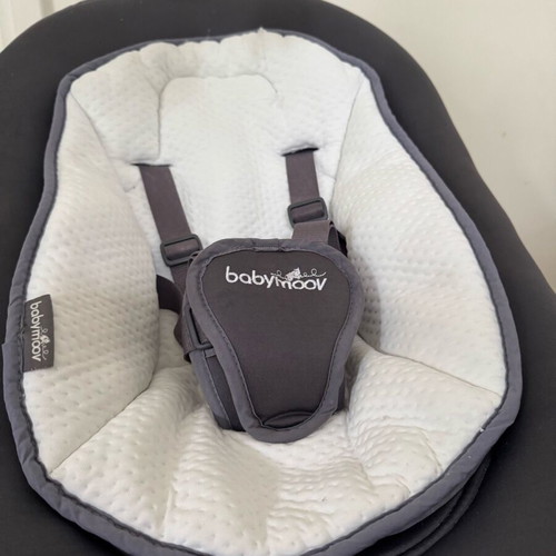 Babymoov Baby Relax Swoon used with Music and Vibration