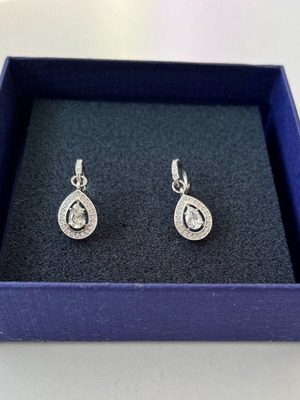 Swarovski drop earrings, silver, pavé, round cut