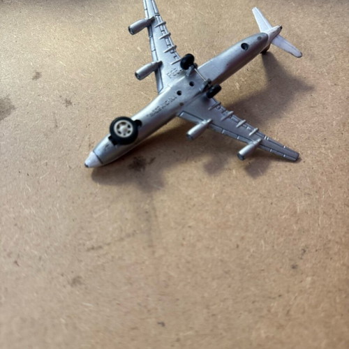 Iron airplanes used, small scale, pack of 2