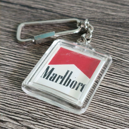 Vintage Marlboro cigarette keychain