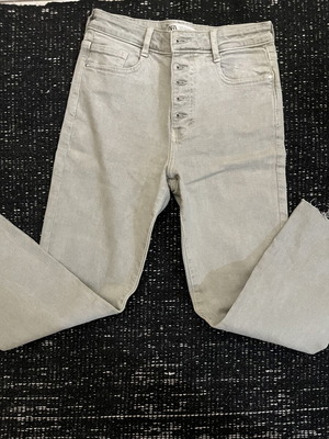 Zara woman’s jeans size 36, excellent condition, black and white