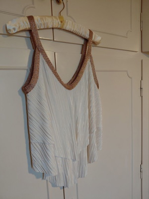BSB top ecru with gold details, new, size XL