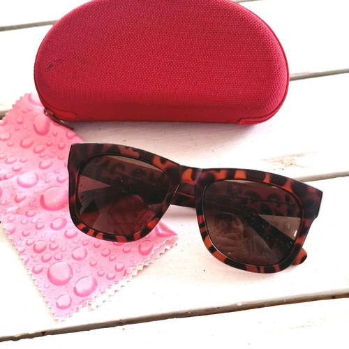 Eyewear Collection Tartaruga Sunglasses Brown with Red Case