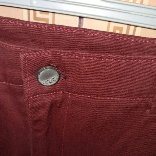 Vancouver burgundy bermuda shorts