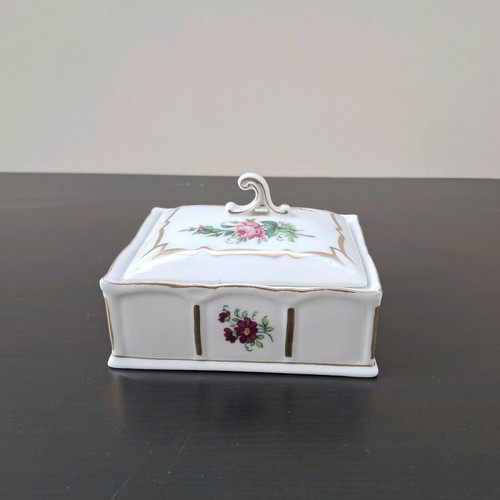 Porcelain jewelry box like new, excellent condition