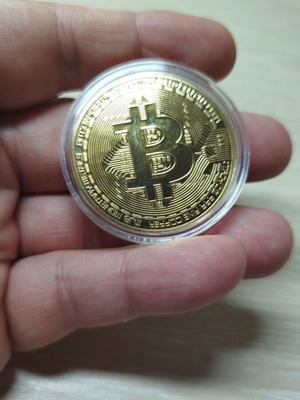 Bitcoin collectible coin new, gold plated