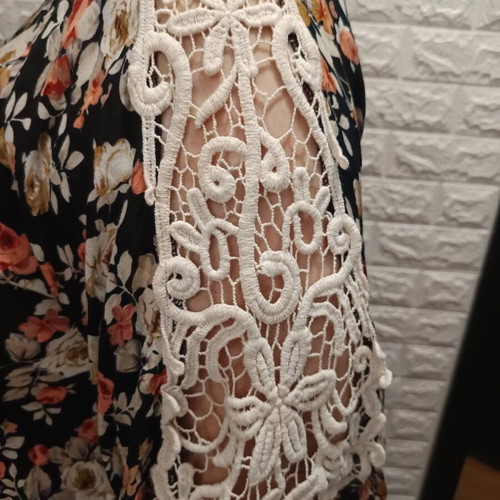 Blouse with knitted lace sleeves like new, size 2XL